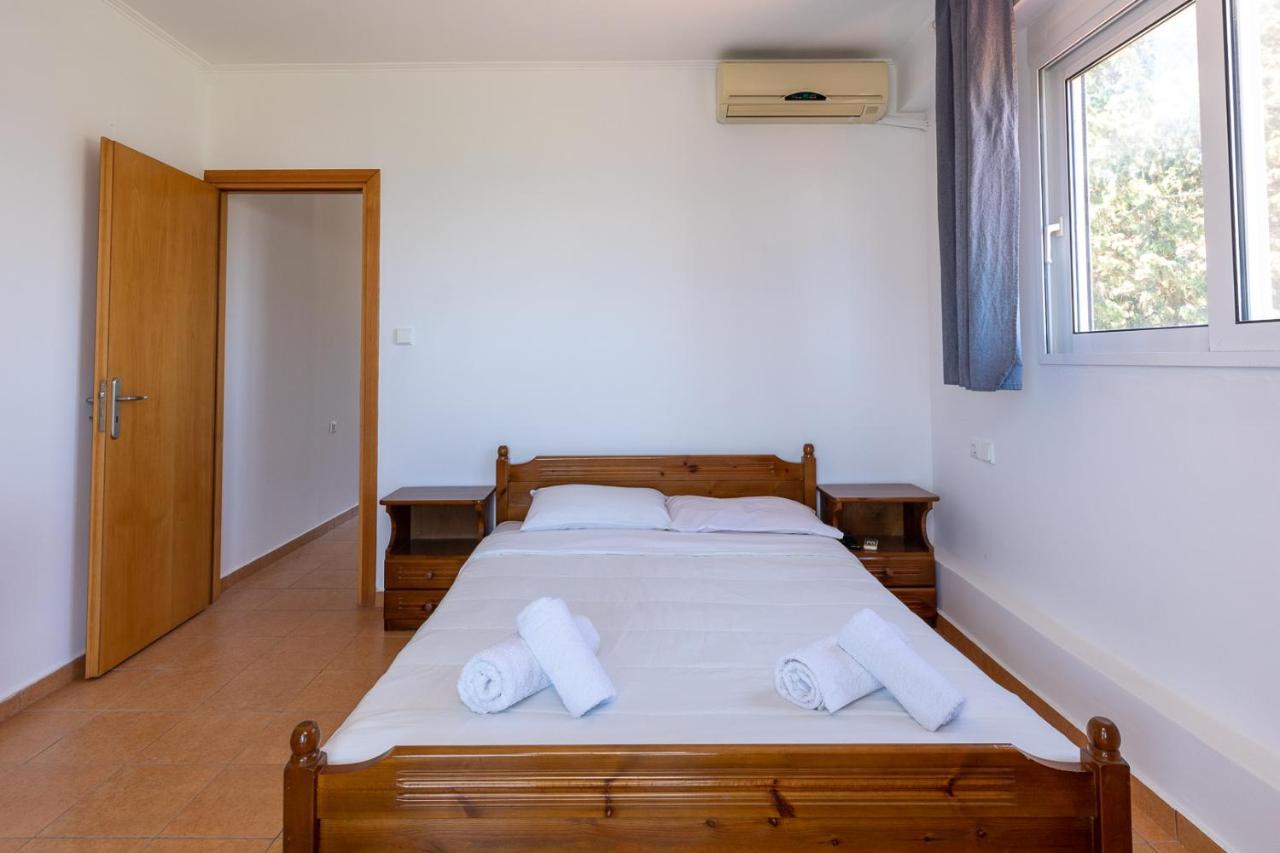 Plastiras Sea View Apartments อาร์คานเยโลส ภายนอก รูปภาพ